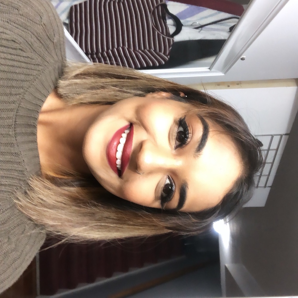 Meet your Posher, Vivica